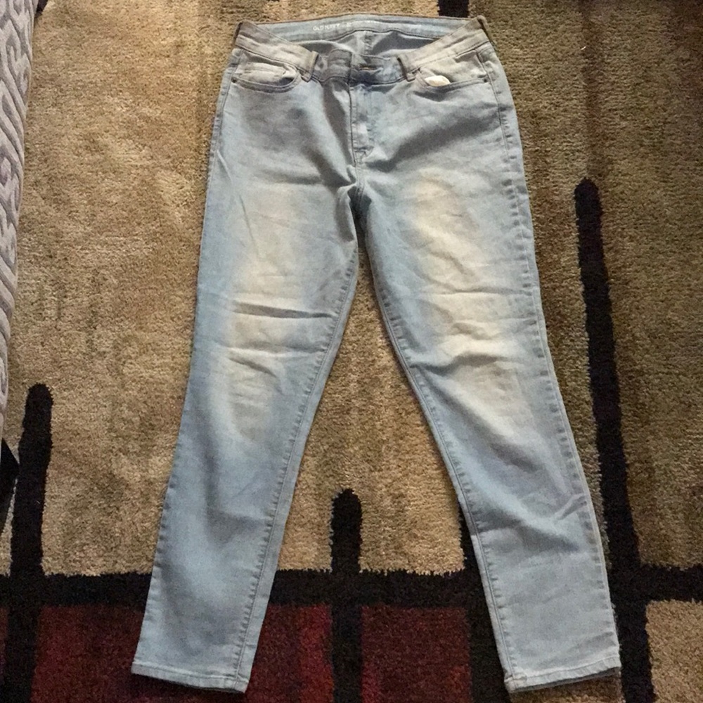 Light washed super skinny jeans